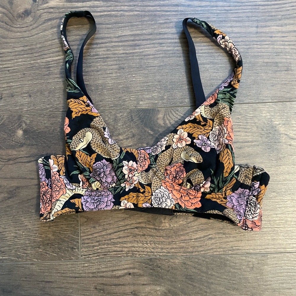 MeUndies Black and Pink Bra with Adjustable Straps